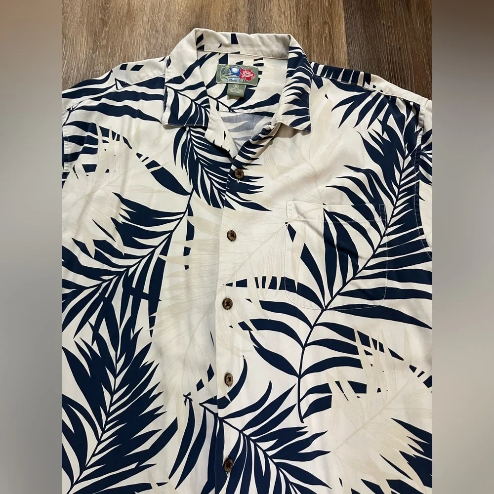 Hilo Hattie Silk Hawaiian Shirt Blue Palm Leaf Aloha Camp Collar Medium - Picture 9 of 12